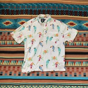 Chubbies Where’s Macaw shirt. Size L